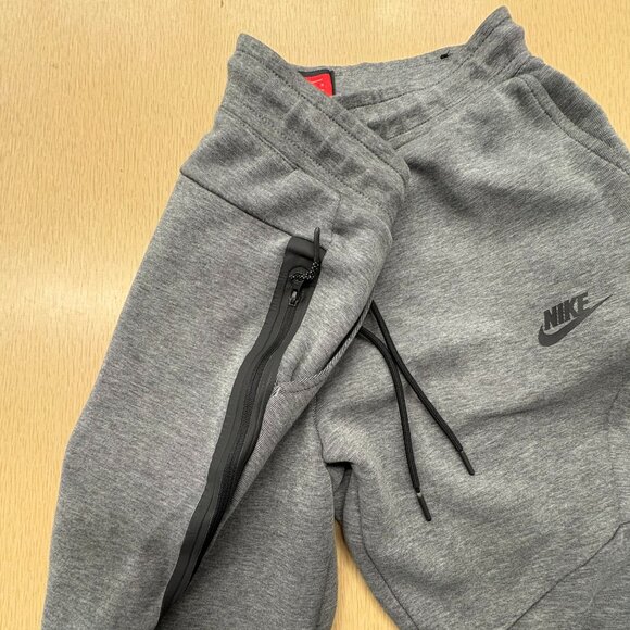 Nike tech sweatpants - Picture 2 of 5